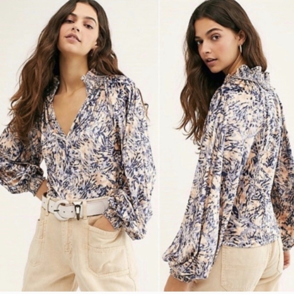 Free People Go Get Em Crushed Velvet Print Balloon Sleeve V-Neckine Blouse(S)